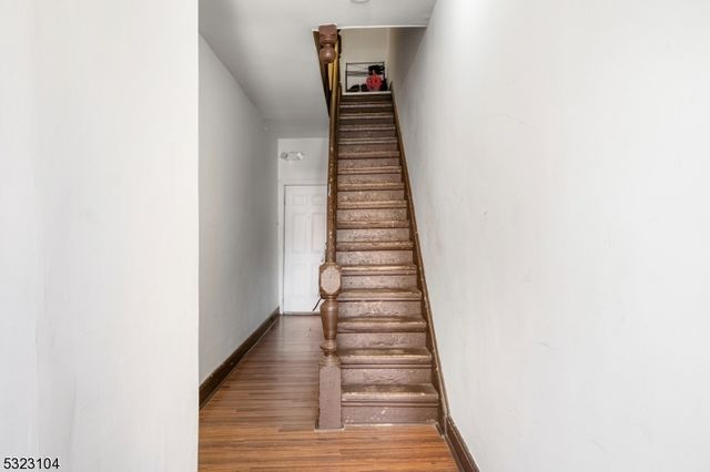 23 Martin Luther King Jr B, Newark City, NJ 07104