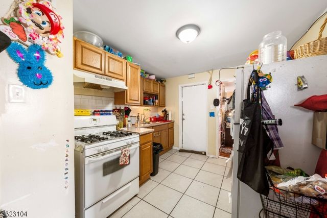 23 Martin Luther King Jr B, Newark City, NJ 07104