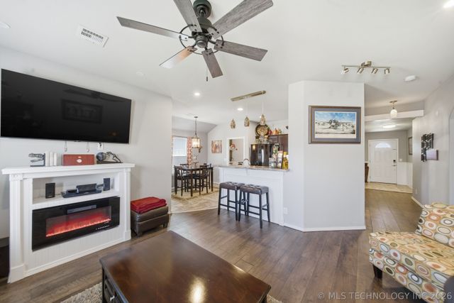 25233 E 93rd Court S, Broken Arrow, OK 74014