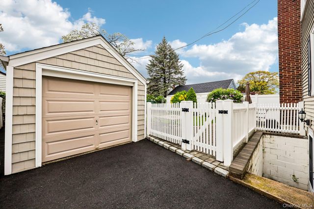 174 Semton Boulevard, Franklin Square, NY 11010