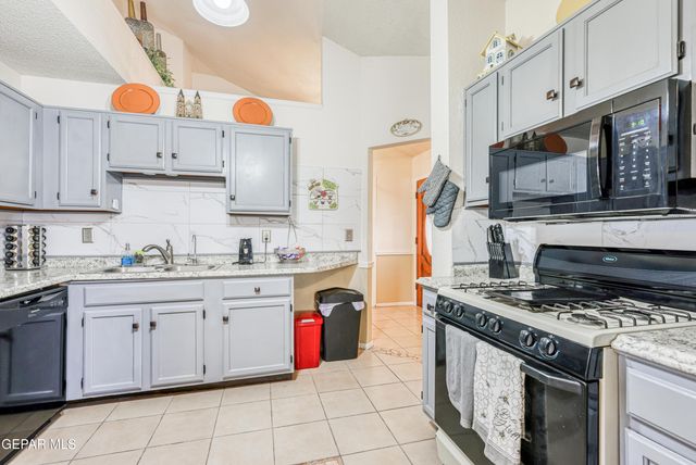 743 MOFFAT Lane, El Paso, TX 79912