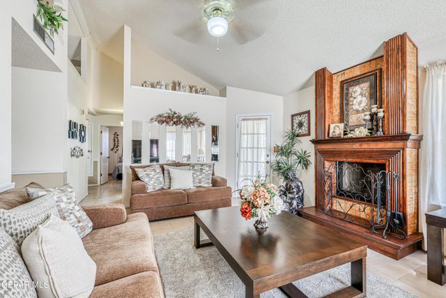 743 MOFFAT Lane, El Paso, TX 79912