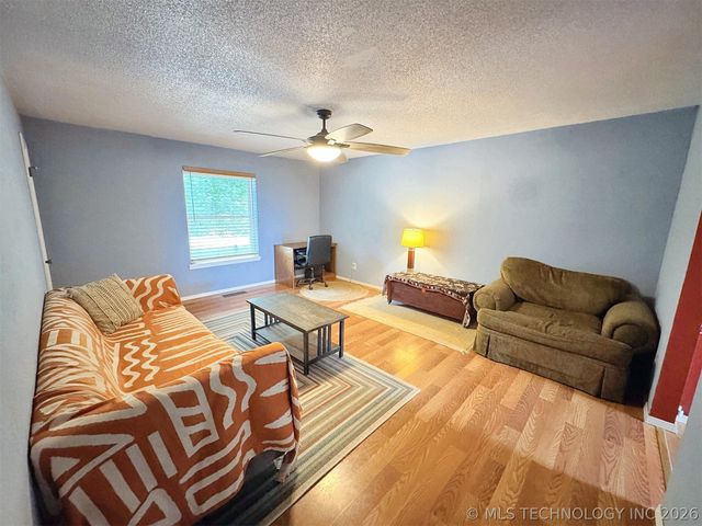 3278 W Southern Avenue, Hulbert, OK 74441