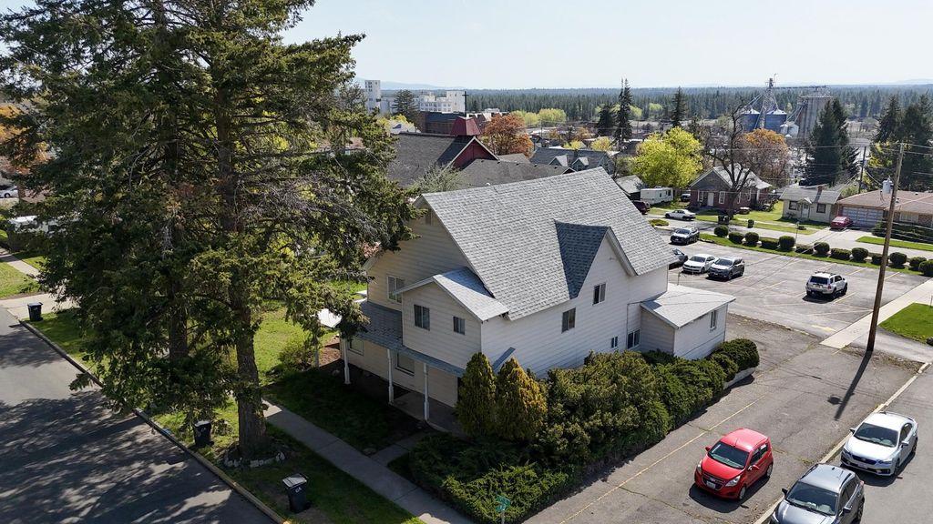 201 5th St, Cheney, WA 99004