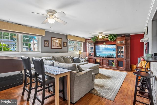 3 MEADOW LN, West Deptford, NJ 08096