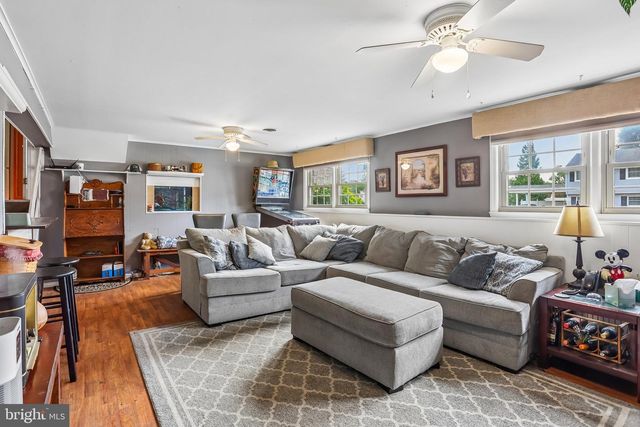 3 MEADOW LN, West Deptford, NJ 08096