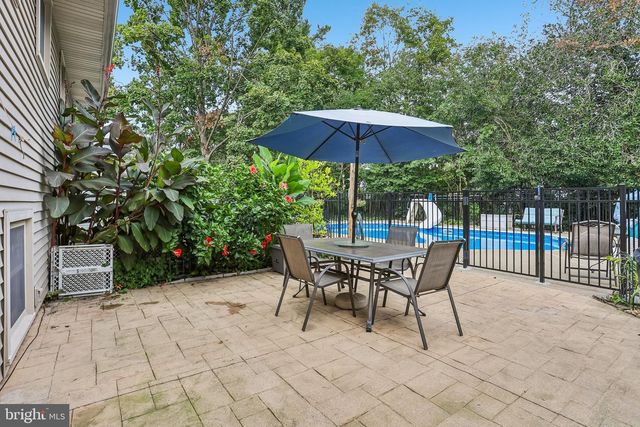 3 MEADOW LN, West Deptford, NJ 08096