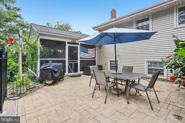 3 MEADOW LN, West Deptford, NJ 08096