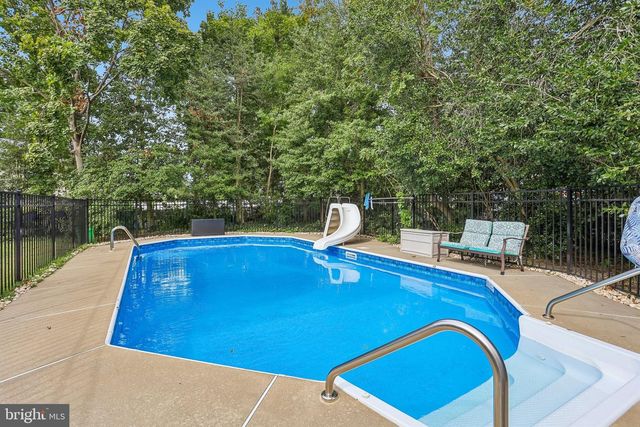3 MEADOW LN, West Deptford, NJ 08096