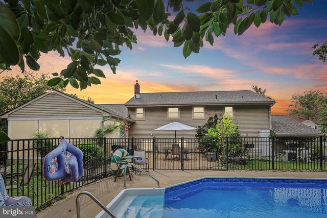 3 MEADOW LN, West Deptford, NJ 08096
