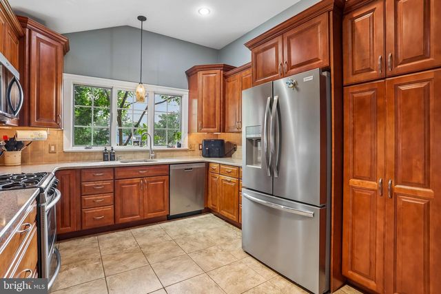 3 MEADOW LN, West Deptford, NJ 08096