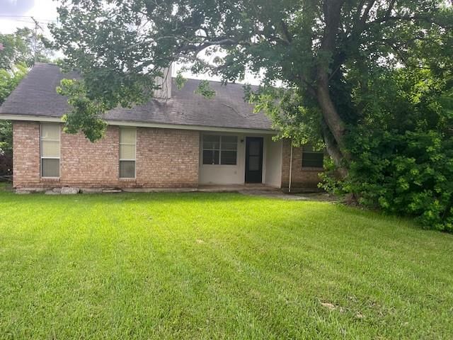 54 Blackgum Court, Lake Jackson, TX 77566