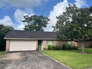 54 Blackgum Court, Lake Jackson, TX 77566
