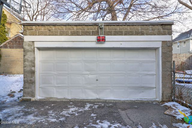 669 Washington Avenue, Albany, NY 12206