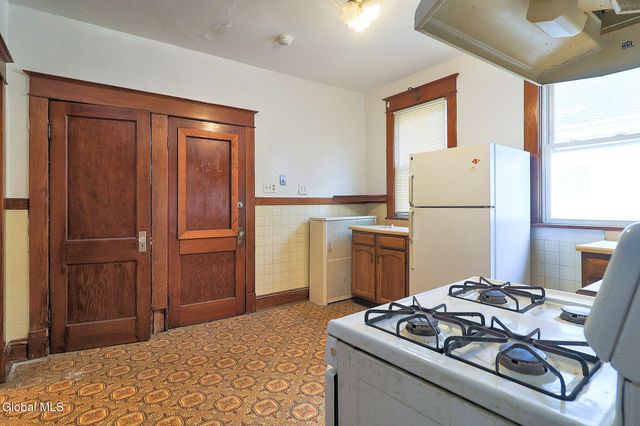 669 Washington Avenue, Albany, NY 12206