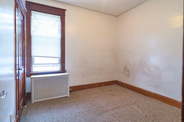 669 Washington Avenue, Albany, NY 12206