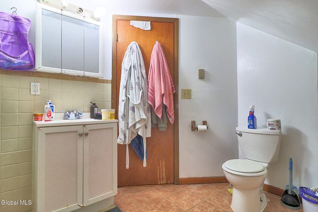 669 Washington Avenue, Albany, NY 12206