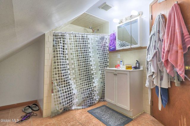 669 Washington Avenue, Albany, NY 12206