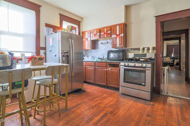 669 Washington Avenue, Albany, NY 12206