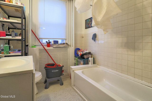 669 Washington Avenue, Albany, NY 12206