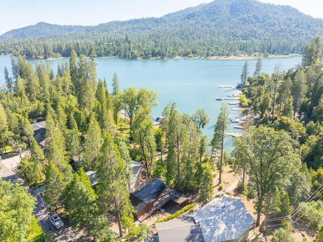 38954 Lake Point Court, Bass Lake, CA 93604