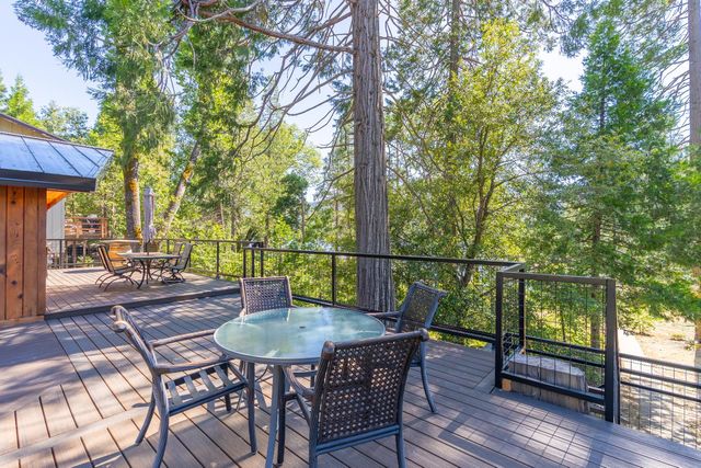 38954 Lake Point Court, Bass Lake, CA 93604