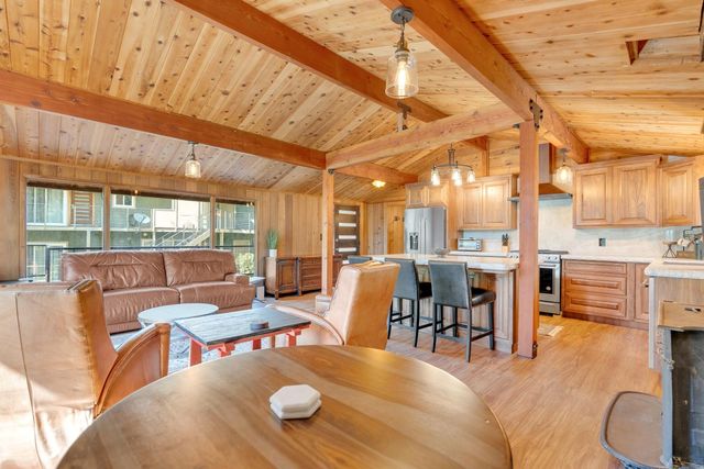 38954 Lake Point Court, Bass Lake, CA 93604