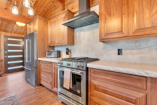 38954 Lake Point Court, Bass Lake, CA 93604
