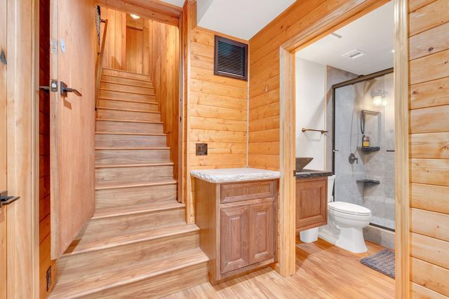 38954 Lake Point Court, Bass Lake, CA 93604