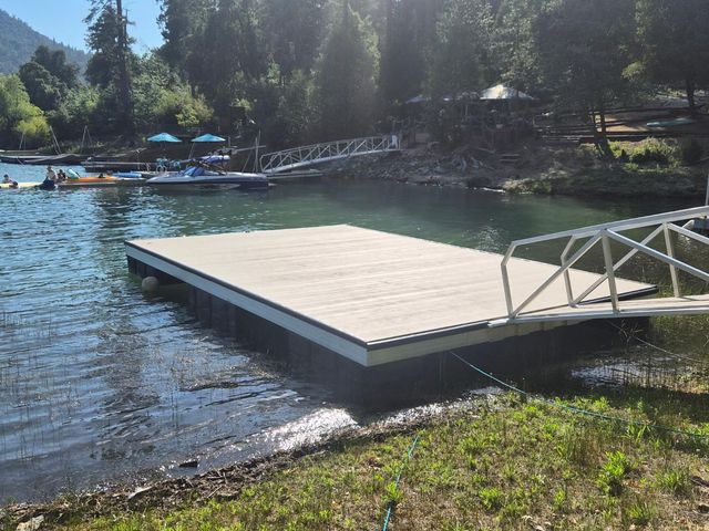 38954 Lake Point Court, Bass Lake, CA 93604