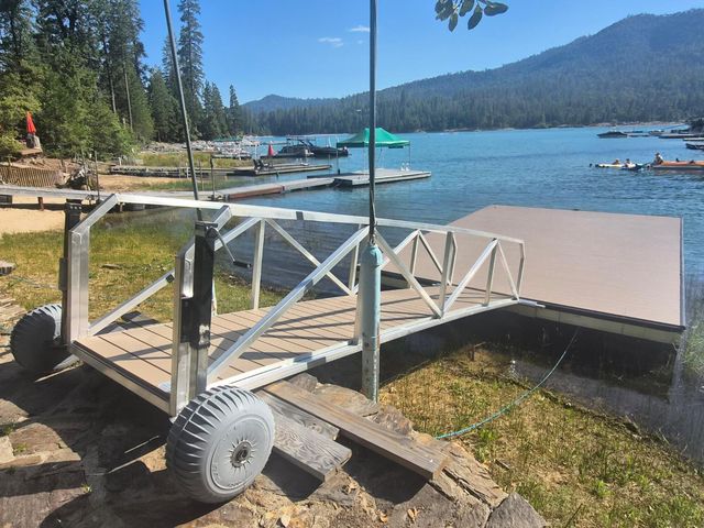 38954 Lake Point Court, Bass Lake, CA 93604