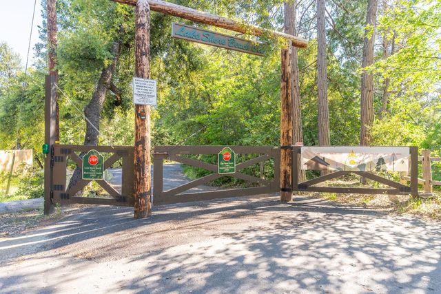 38954 Lake Point Court, Bass Lake, CA 93604
