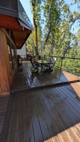38954 Lake Point Court, Bass Lake, CA 93604