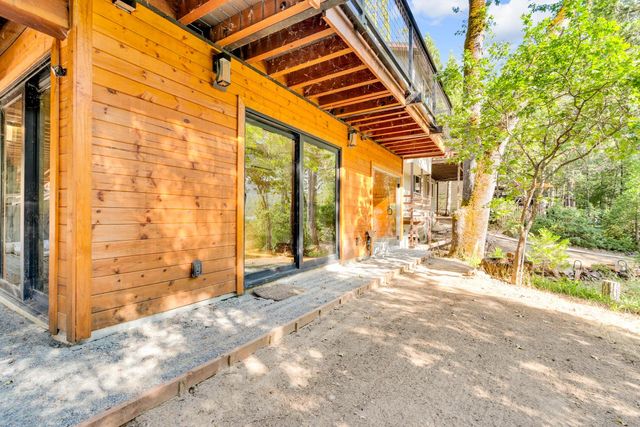 38954 Lake Point Court, Bass Lake, CA 93604