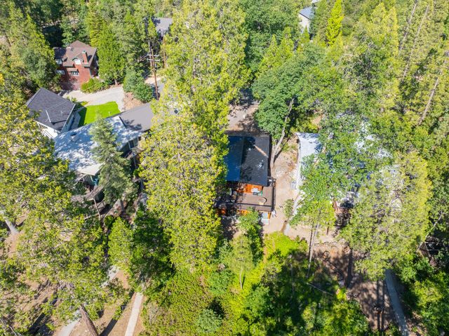 38954 Lake Point Court, Bass Lake, CA 93604