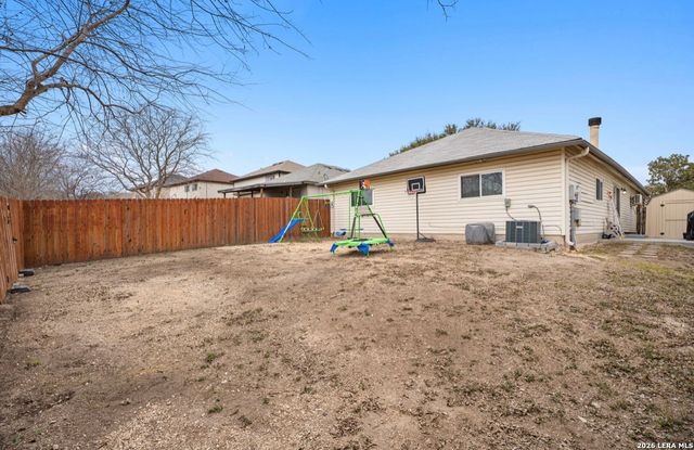10124 Sunset Pl, San Antonio, TX 78245