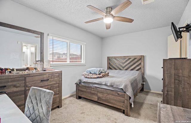 10124 Sunset Pl, San Antonio, TX 78245