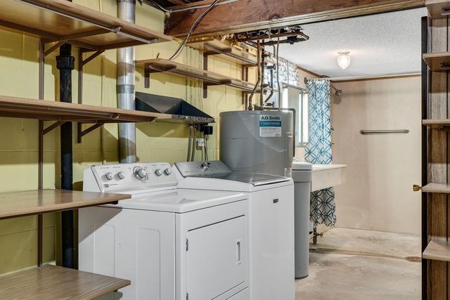 1332 East AVENUE N, Onalaska, WI 54650