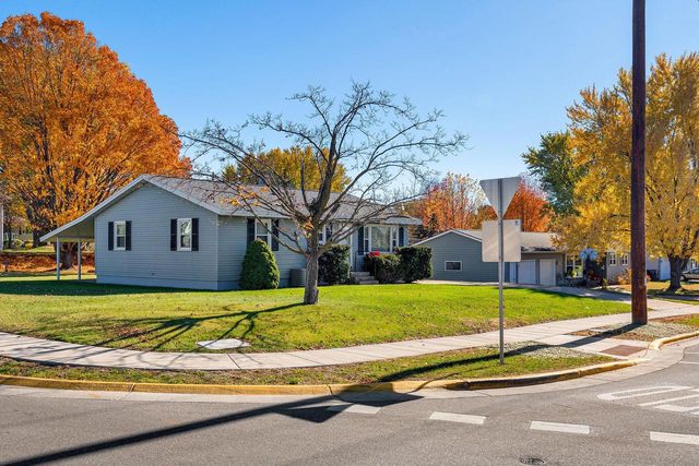 1332 East AVENUE N, Onalaska, WI 54650