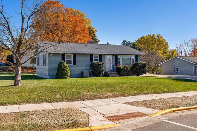 1332 East AVENUE N, Onalaska, WI 54650