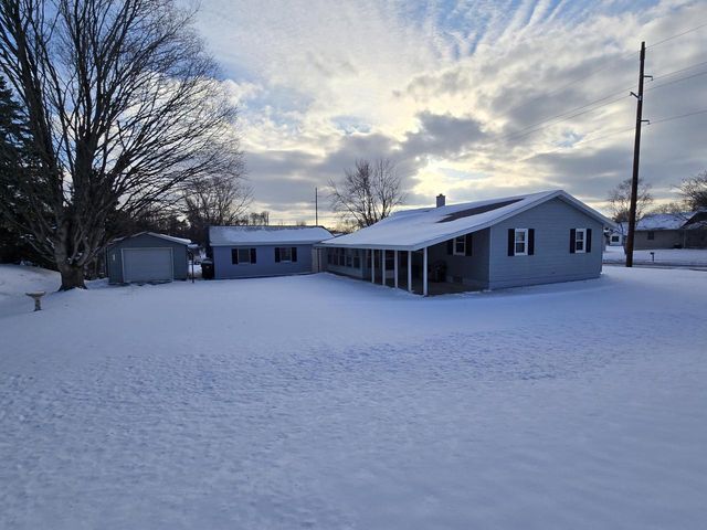 1332 East AVENUE N, Onalaska, WI 54650