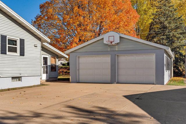 1332 East AVENUE N, Onalaska, WI 54650