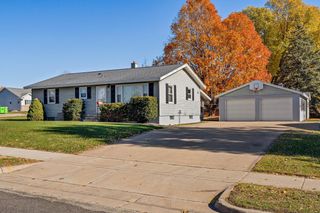 1332 East AVENUE N, Onalaska, WI 54650