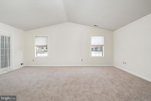 2 FERNWOOD CT, Columbus, NJ 08022