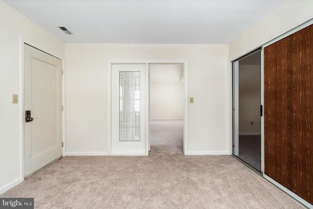 2 FERNWOOD CT, Columbus, NJ 08022