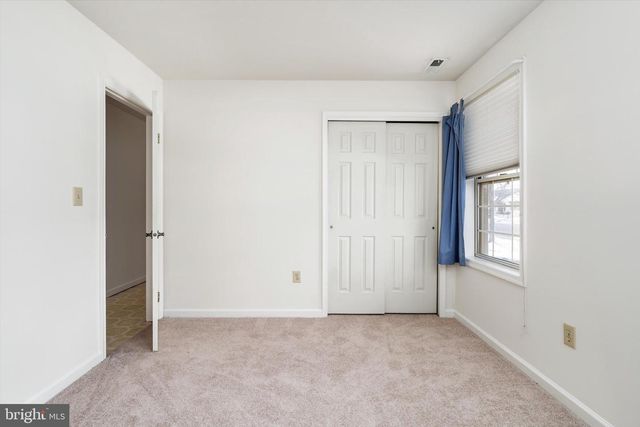 2 FERNWOOD CT, Columbus, NJ 08022