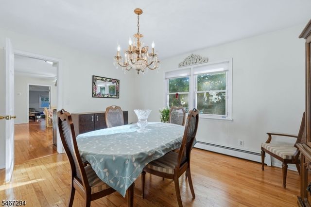 14 Whitaker Pl, West Caldwell Twp., NJ 07006
