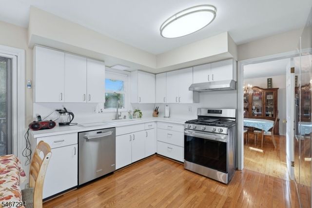 14 Whitaker Pl, West Caldwell Twp., NJ 07006