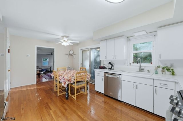 14 Whitaker Pl, West Caldwell Twp., NJ 07006