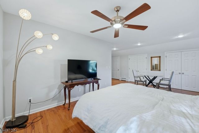 14 Whitaker Pl, West Caldwell Twp., NJ 07006